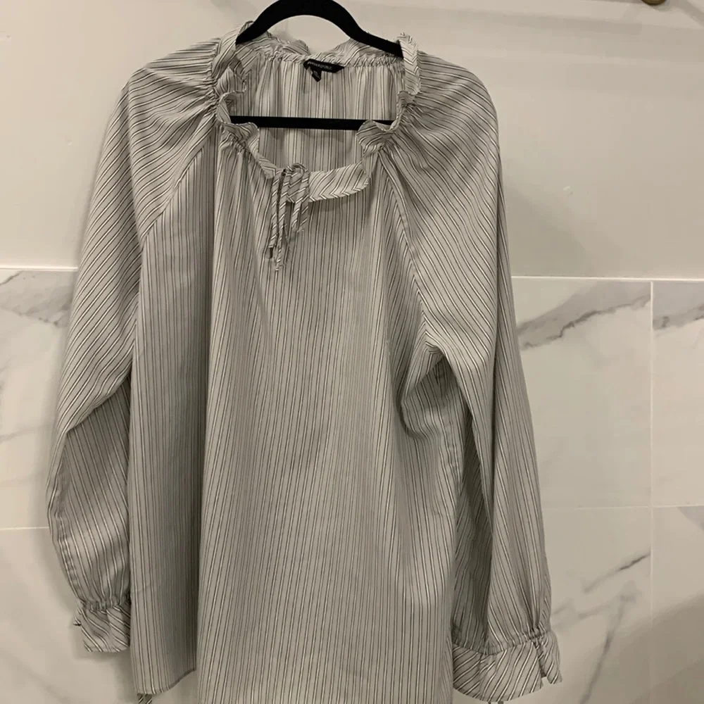 Banana Republic striped blouse - Picture 1 of 8